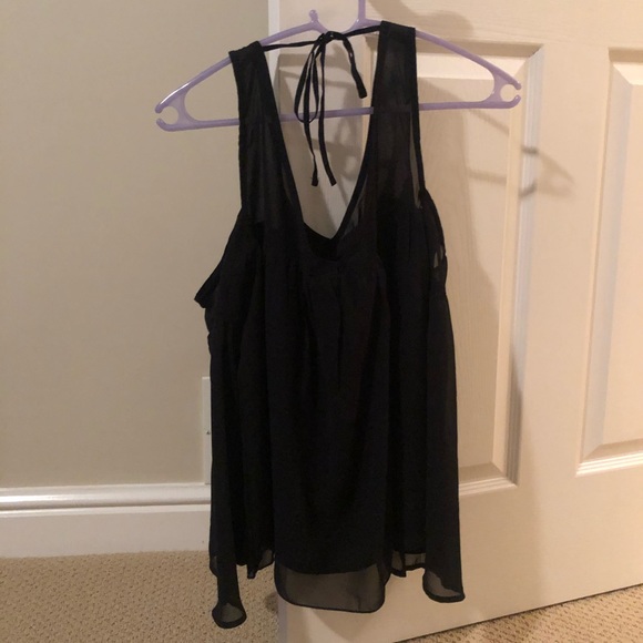 4/$10 Abercrombie and Fitch black off the shoulder top - Picture 3 of 7